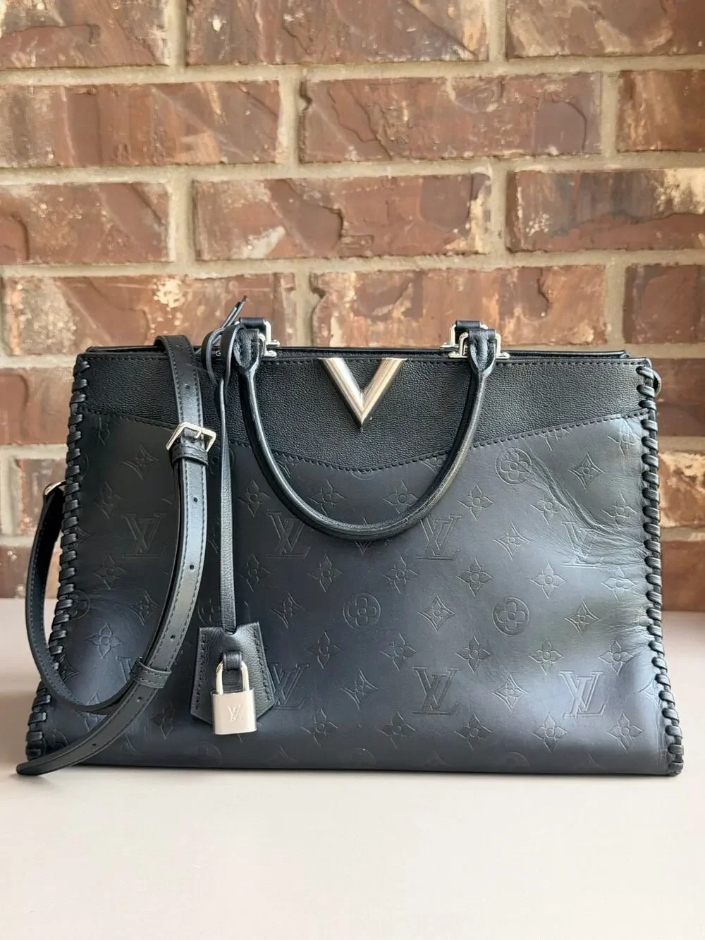 Louis Vuitton Very Zipped Tote Monogram Leather Black 72423